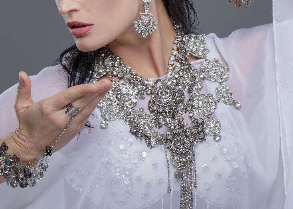 Lebanon wedding tradition belly dancing