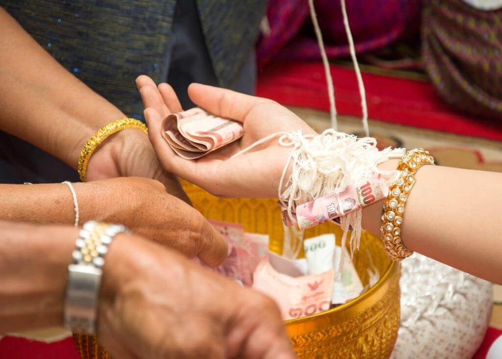 Cuba wedding tradition pin money