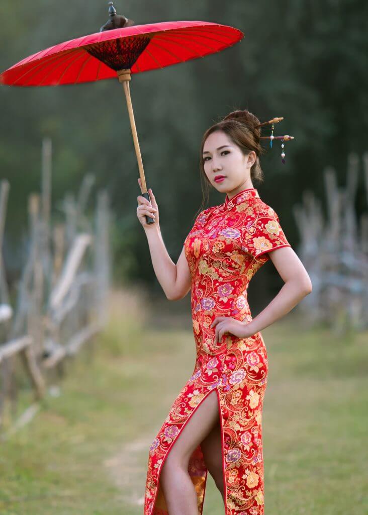 Chinese wedding tradition red