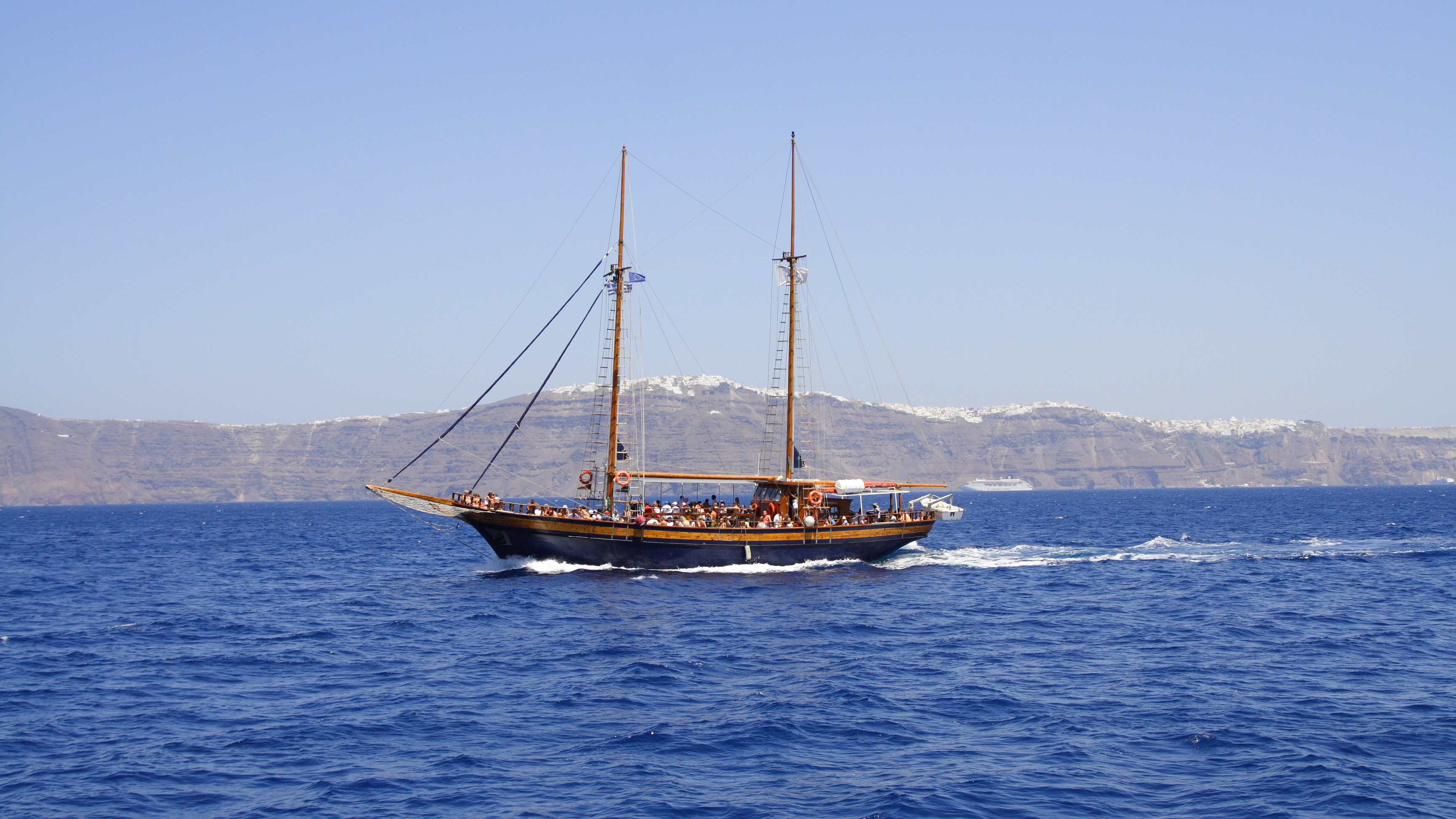 Wedding Planner in Santorini Sail the sea 71