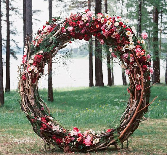 twig arch make happy memories